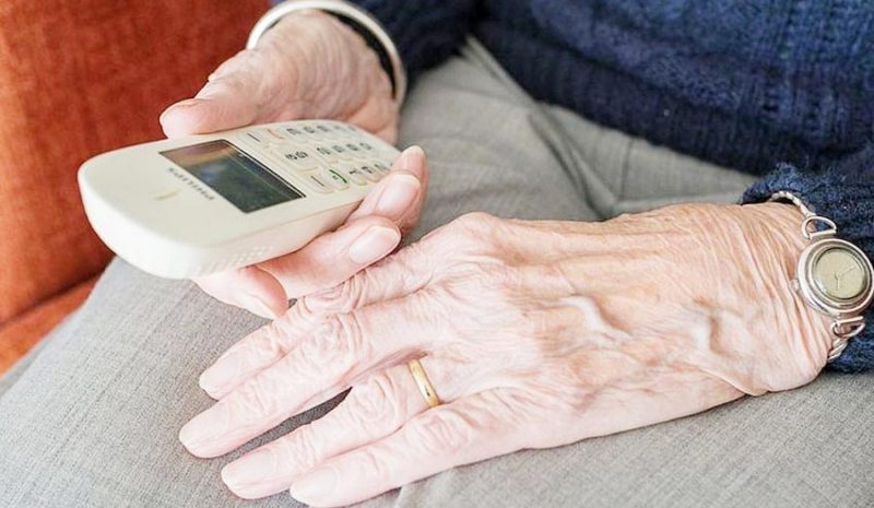 Η ΕΛ.ΑΣ. ενημερώνει τους ηλικιωμένους για τις απάτες