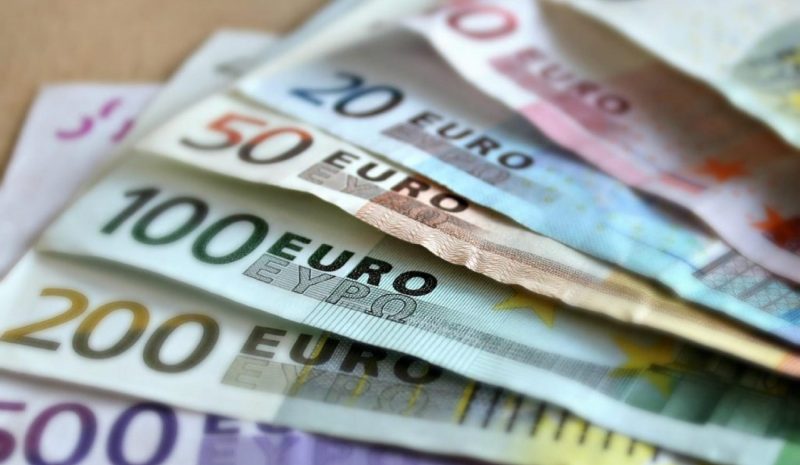 Τον έπιασαν στην Ιόνια με 11.000 ευρώ στην… τσέπη
