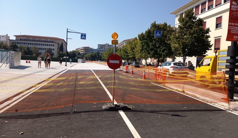 Εργασίες διαγράμμισης στην Κεντρική Πλατεία