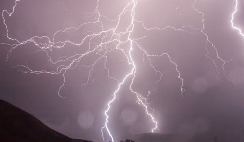 Ζημιές από κεραυνό σε σπίτι στην Βαλανιδοράχη Πρέβεζας