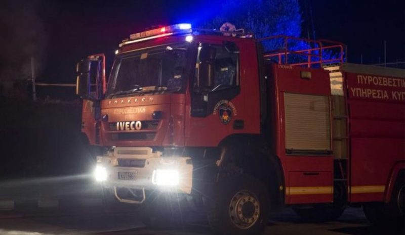 Στο Νοσοκομείο γονείς και παιδί μετά από φωτιά στην Άρτα