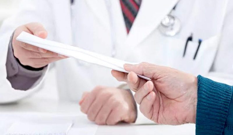 Ζήτησε «φακελάκι» για να χειρουργήσει καταρράκτη! 