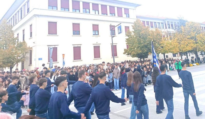 Με παρελάσεις και εκδηλώσεις η Ήπειρος τίμησε το έπος του ’40